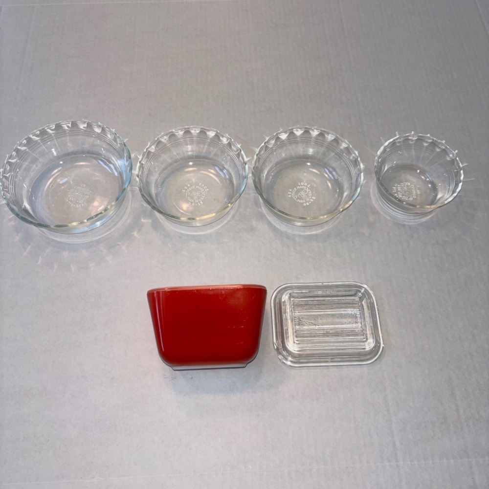 Vintage Corning dishware Lot of 5 items-custard cups, storage dish (chipped lid)